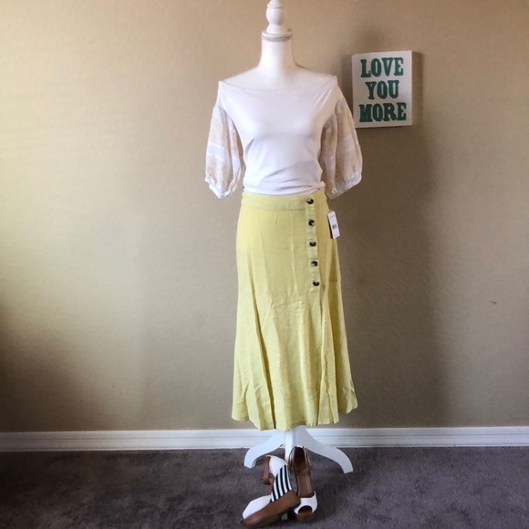 Free People Embroidered Top- Size Medium - Picture 2 of 3